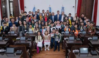 Legislatura Provincial: primera reunión del parlamento de la niñez