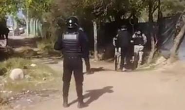 Discutió con su pareja y luego se atrincheró en una casa del B° Virgen de los Cerros