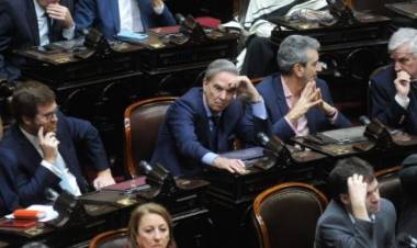 Milei logró que se ratifique el veto a la movilidad jubilatoria