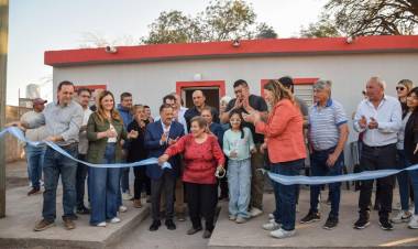 En Milagro: el Gobernador entregó un nuevo hogar