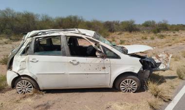 Chamical: Volcó un auto por Ruta Provincial N° 29