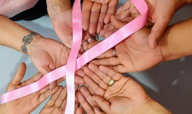 Octubre Rosa en Rosario V. Peñaloza: Jornada recreativa bajo el lema "Tocarte es cuidarte"