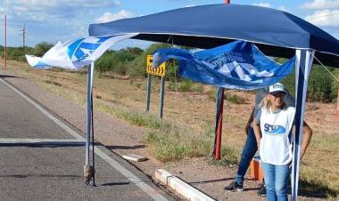 Trabajadores de Vialidad Nacional realizaron manifestación pacífica en Patquía