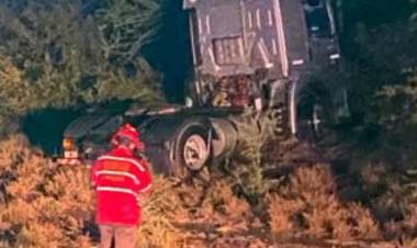 Camión derrapó por Ruta Nacional N° 38