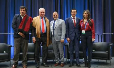 Canadá: El gobernador Ricardo Quintela resalta el potencial minero de La Rioja en la Convención de Minerales más grande del mundo