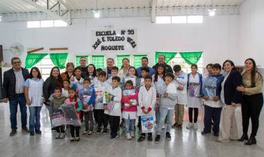 Entrega de kits escolares en escuelas del interior