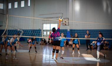 Torneo Formativo: más de 240 jóvenes y clubes de los Llanos dieron inicio al Campeonato de Vóley