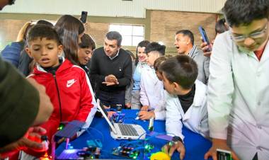 La robótica ya es una realidad en 50 escuelas primarias de Rosario Vera Peñaloza