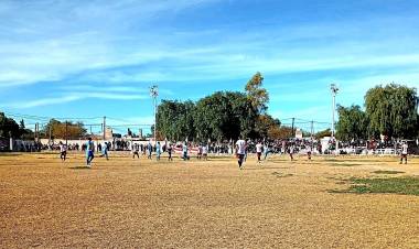 Incidentes y seis expulsados en el clásico chepeño: River–Comercio suspendido