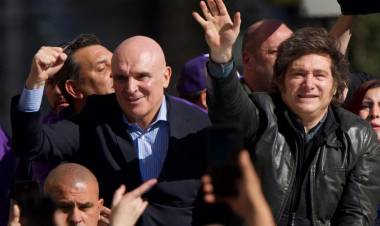 El Gobierno presentó una denuncia por los incidentes en la caravana de Milei