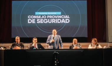 Quintela encabezó la primera reunión del consejo provincial de seguridad
