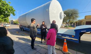 Pozos San Carlos: llegaron nuevos tanques del sistema de rebombeo que habían sido dañados 