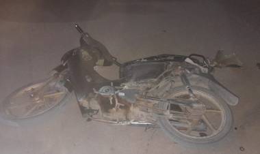 Choque entre una camioneta y una motocicleta dejó un joven hospitalizado en Chepes