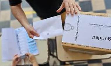 Multarán a quienes se tomen fotos con su voto