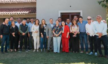 Quintela analizó el escenario post electoral junto a intendentes