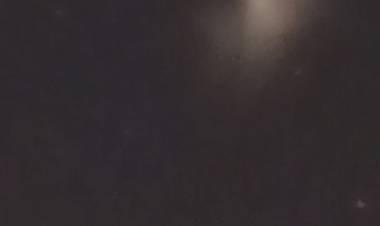 Reaparece el cometa interestelar 3I/ATLAS con inusual brillo azulado y sorprende a familias en Chepes