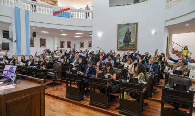 Legislatura: Se aprobó el Presupuesto provincial para el 2026