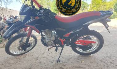 Motocicleta secuestrada tras investigación policial en Chepes y Ulapes