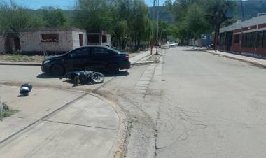 Una motociclista sufrió lesiones tras un choque en Ulapes