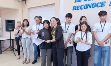 Destacan participación de la Escuela Normal en Samsung Solve For Tomorrow