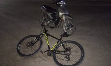 Un hombre de 70 años resultó hospitalizado tras un siniestro vial entre una motocicleta y una bicicleta