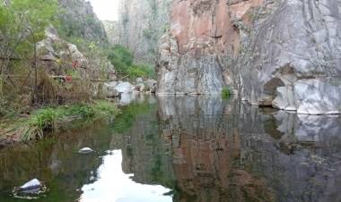 Hallan el cuerpo sin vida del joven que cayó al dique de Olta