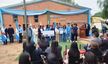 Alumnos de Maestro Mayor de Obras entregaron proyecto de Salón de Uso Cultural al Municipio
