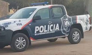 Choque entre auto y moto en Chepes dejó solo daños materiales