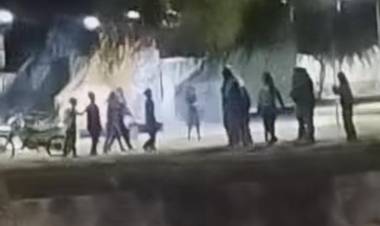 Chepes: Disturbios entre estudiantes en el predio del ferrocarril