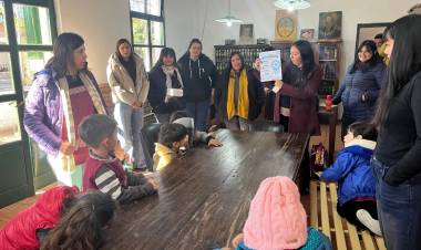 Alumnos del Jardín N° 8 visitaron la Biblioteca Municipal