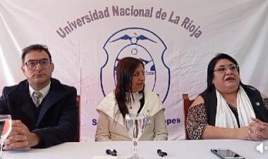 La UNLaR defendió el financiamiento universitario y celebró nuevos graduados en Chepes