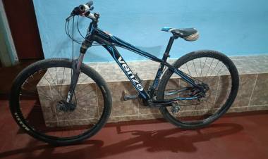 La Policía resguardó una bicicleta hallada abandonada en avenida Belgrano Sur