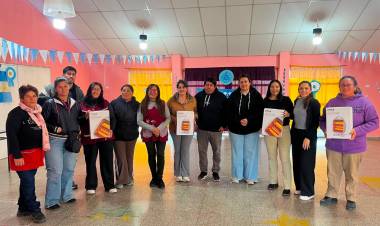 Fortalecen las condiciones del Jardín de Infantes Kolping con la entrega de estufas
