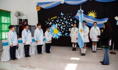 Emotiva Promesa de Lealtad a la Bandera en Mascasín