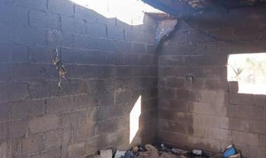 Incendio en una vivienda rural sobre la Ruta Provincial 30: investigan un cortocircuito