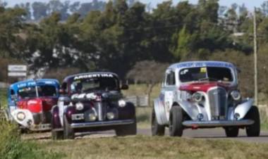 Rugen los motores en Chepes: más de 100 autos históricos llegan este viernes en el Gran Premio Argentino Histórico
