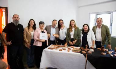 Capacitación en artesanías en piedra fortalece el desarrollo productivo local