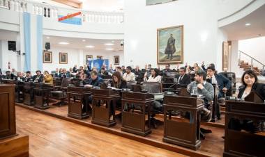 Cristian Pérez y Yuliana López presentaron nueve proyectos legislativos en la Cámara de Diputados de La Rioja