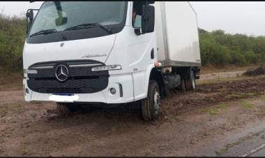 Un camión derrapó en la Ruta Provincial 31 en Milagro: el conductor no sufrió lesiones