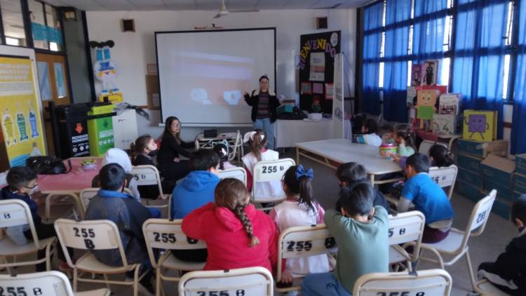 Inició en las escuelas primarias del departamento el taller “Separando Juntos”.