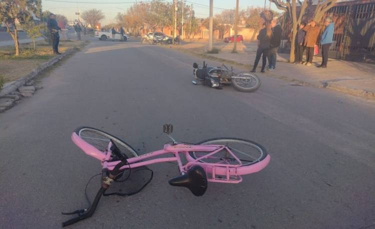 Chepes: tres mujeres sufrieron importantes lesiones al ser atropelladas por una camioneta.