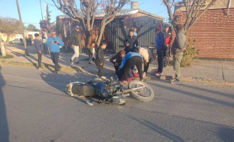 Chepes: tres mujeres sufrieron importantes lesiones al ser atropelladas por una camioneta.