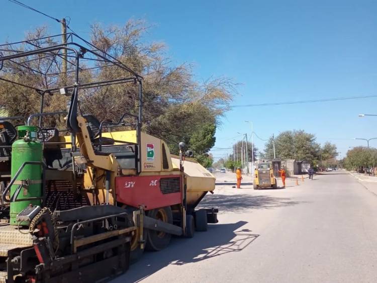 Trabajos previos en la obra de reasfaltado en Chepes.