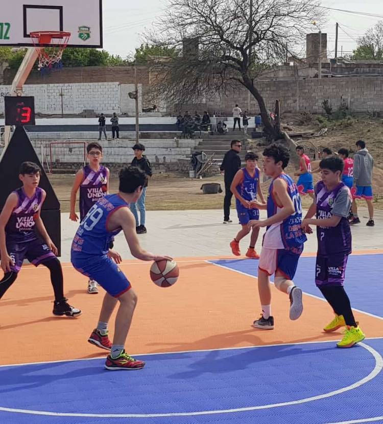 Juegos Nacionales Evita: Triunfos para chepes en U-14 masculino y femenino en el primer partido de básquet 3x3.