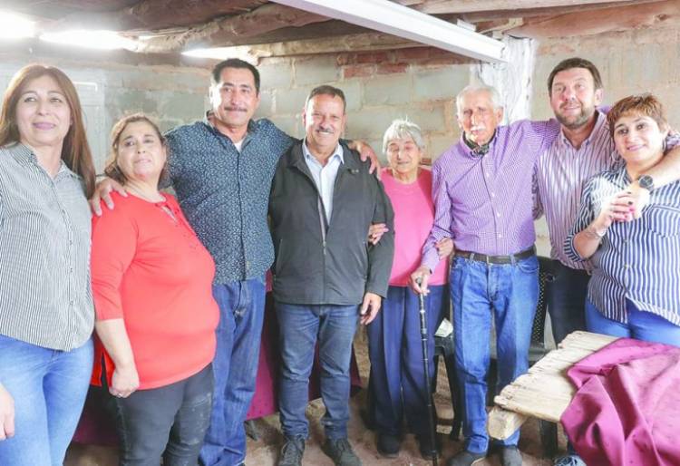 Proveen de energía a 70 familias de Ortiz de Ocampo.