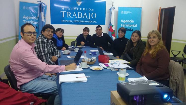 Chepes: Reunion de trabajo, implemetación de talleres en el departamento. 