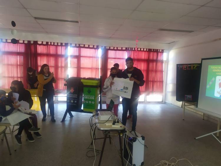 Taller de sensibilizacion de separación de los residuos sólidos urbanos.