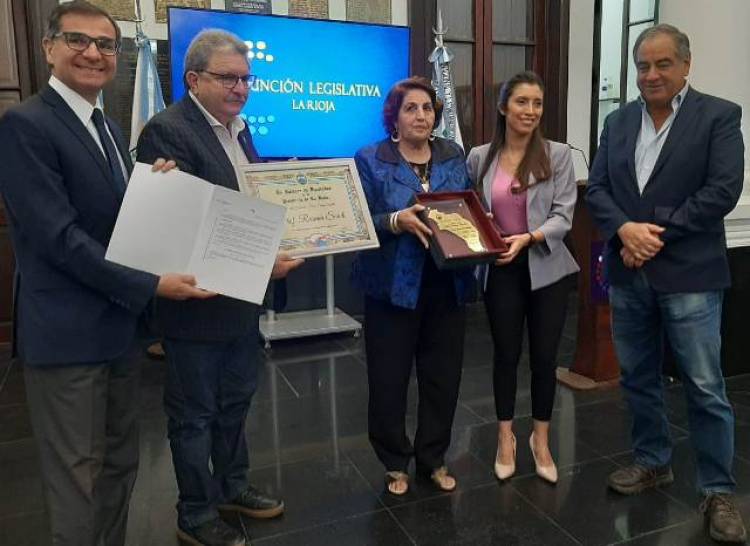 La Legislatura Provincial distinguió a la hacedora cultural Rasmia Saddi.