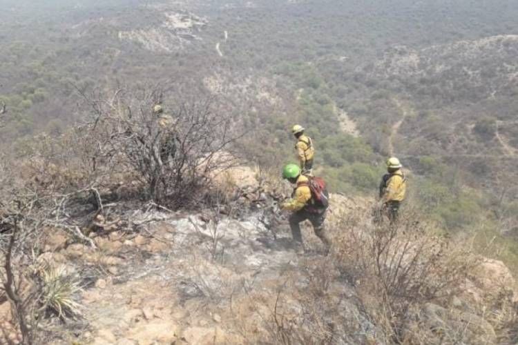 Lograron controlar el incendio en Chepes a casi dos semanas de su inicio.