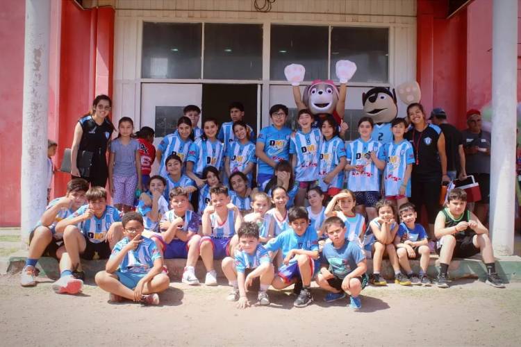 Chepes: Gran éxito en el encuentro de mini basquet provincial.